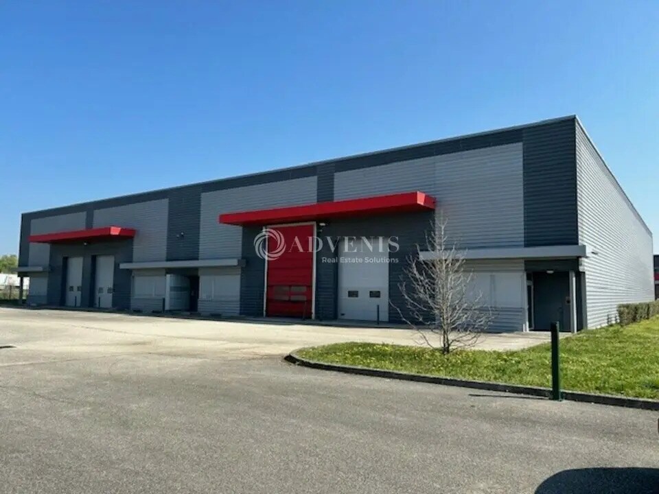 Flex in Dagneux for lease Building Photo- Image 1 of 8