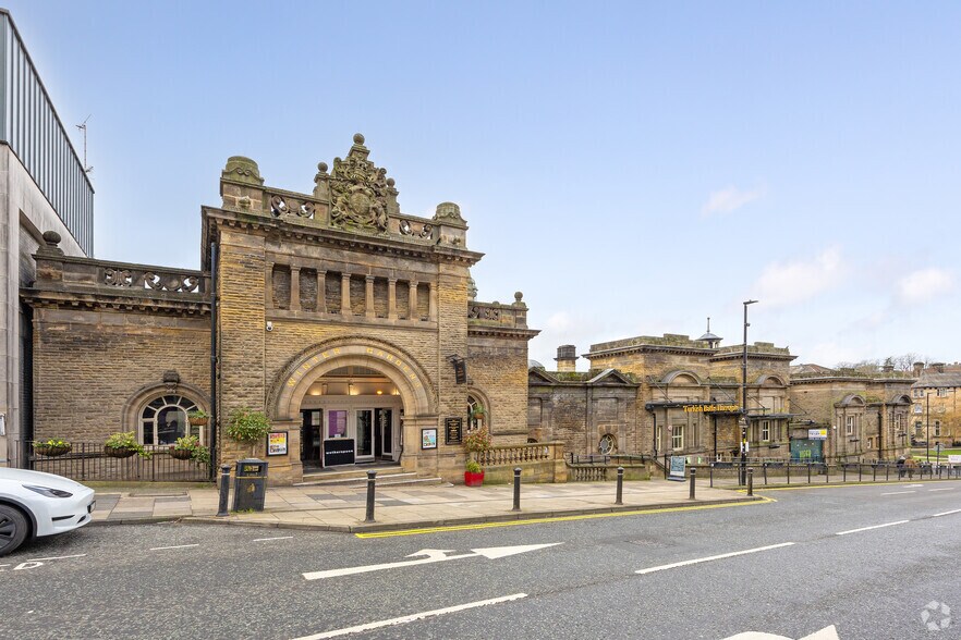 Crescent Rd, Harrogate à louer - Photo du bâtiment - Image 3 de 13