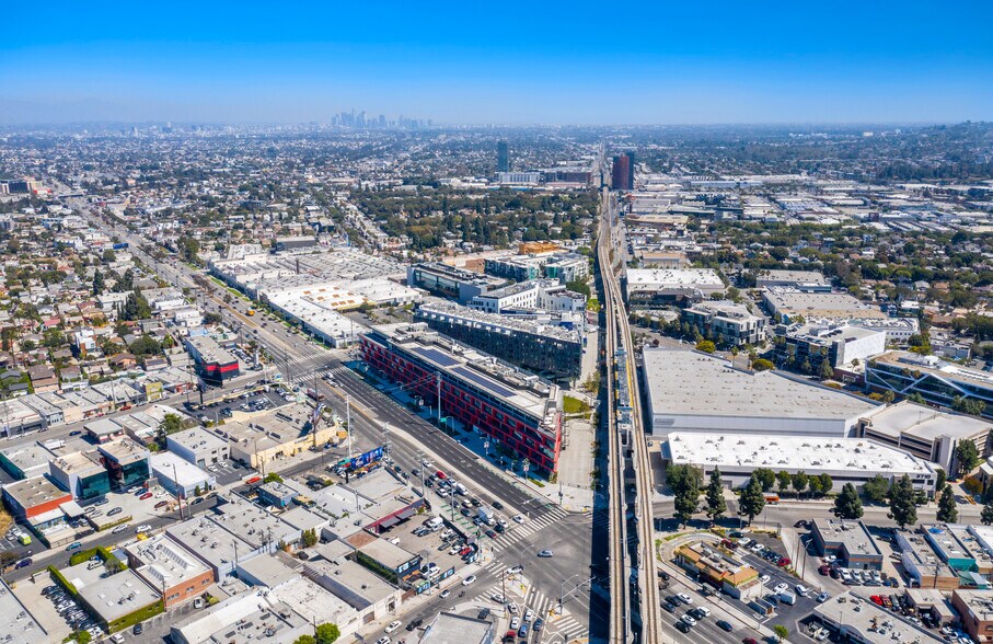 8900 Venice Blvd, Culver City, CA à louer - Photo du bâtiment - Image 3 de 14