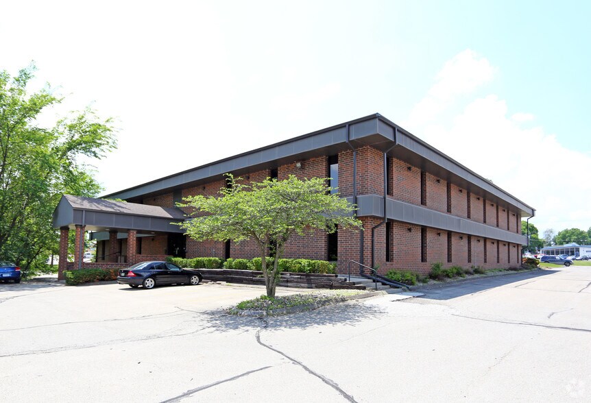 4685 Merle Hay Rd, Des Moines, IA à louer - Photo du bâtiment - Image 2 de 14