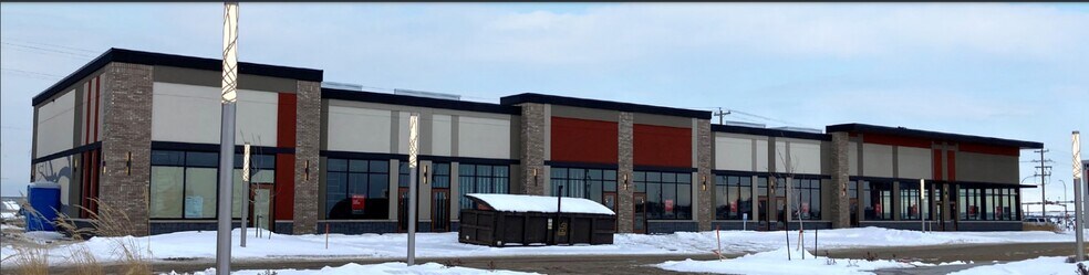 The Shops at Trader Ridge portefeuille de 5 propriétés à vendre sur LoopNet.ca - Photo du bâtiment - Image 2 de 5
