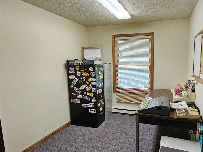 27 Douglas Rd, Webster, MA for sale - Interior Photo - Image 2 of 20