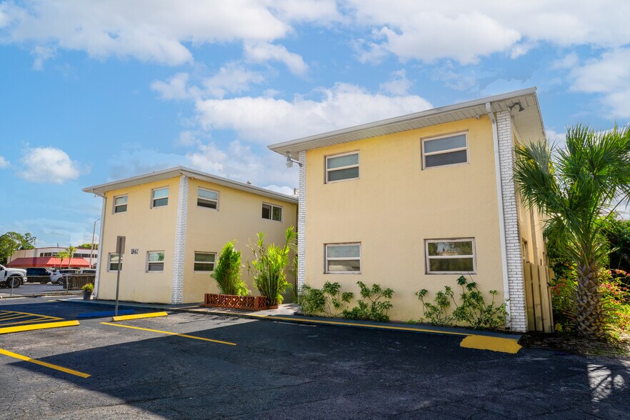 1940-1942 Passaic Ave, Fort Myers, FL à vendre - Photo du bâtiment - Image 1 de 12