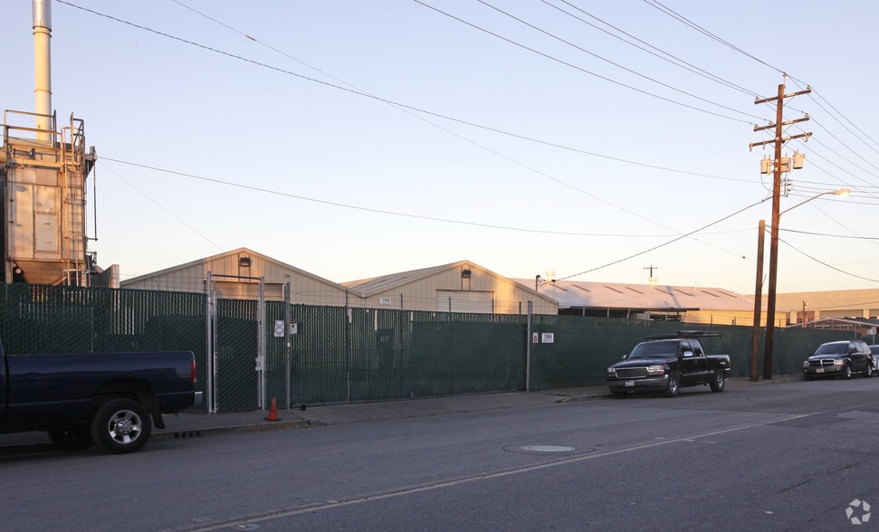 710 Parker St, Santa Clara, CA for lease - Building Photo - Image 3 of 4