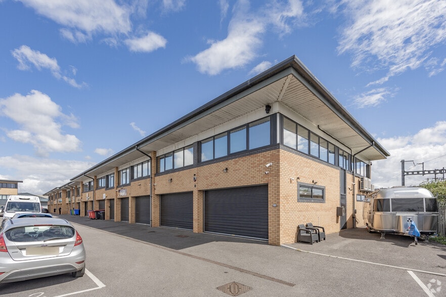 Rhymney River Bridge Rd, Cardiff for lease - Primary Photo - Image 1 of 8