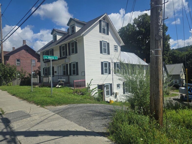 153 Main St, Windsor, VT à vendre - Photo principale - Image 1 de 8
