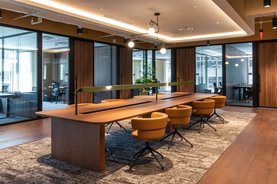 999 Peachtree St Ne, Atlanta, GA for lease - Interior Photo - Image 3 of 11