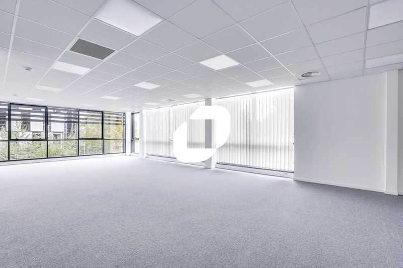 Flex in Grigny for lease - Interior Photo - Image 3 of 17