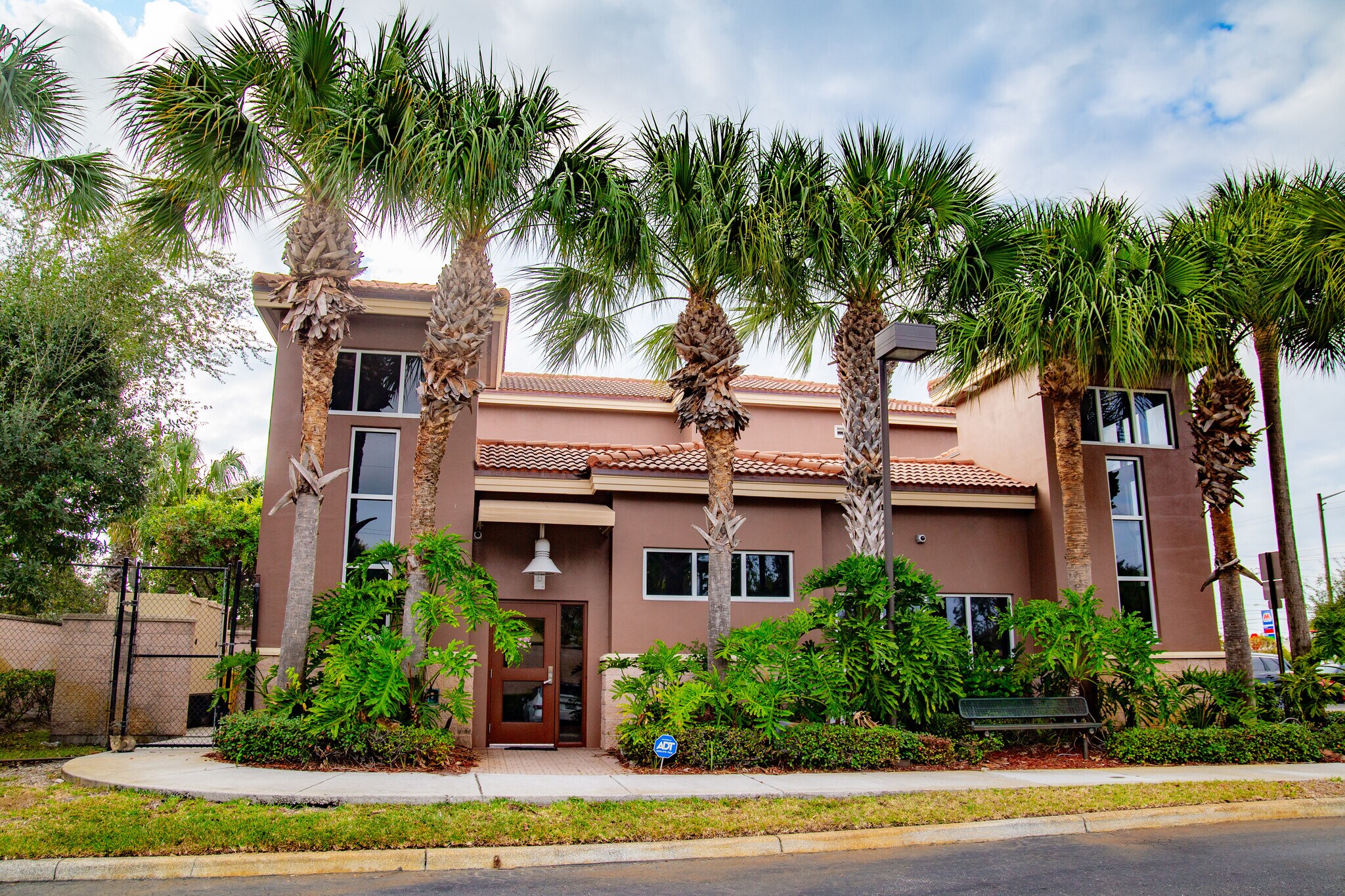 4444 Summit Blvd, West Palm Beach, FL à vendre Photo du bâtiment- Image 1 de 5