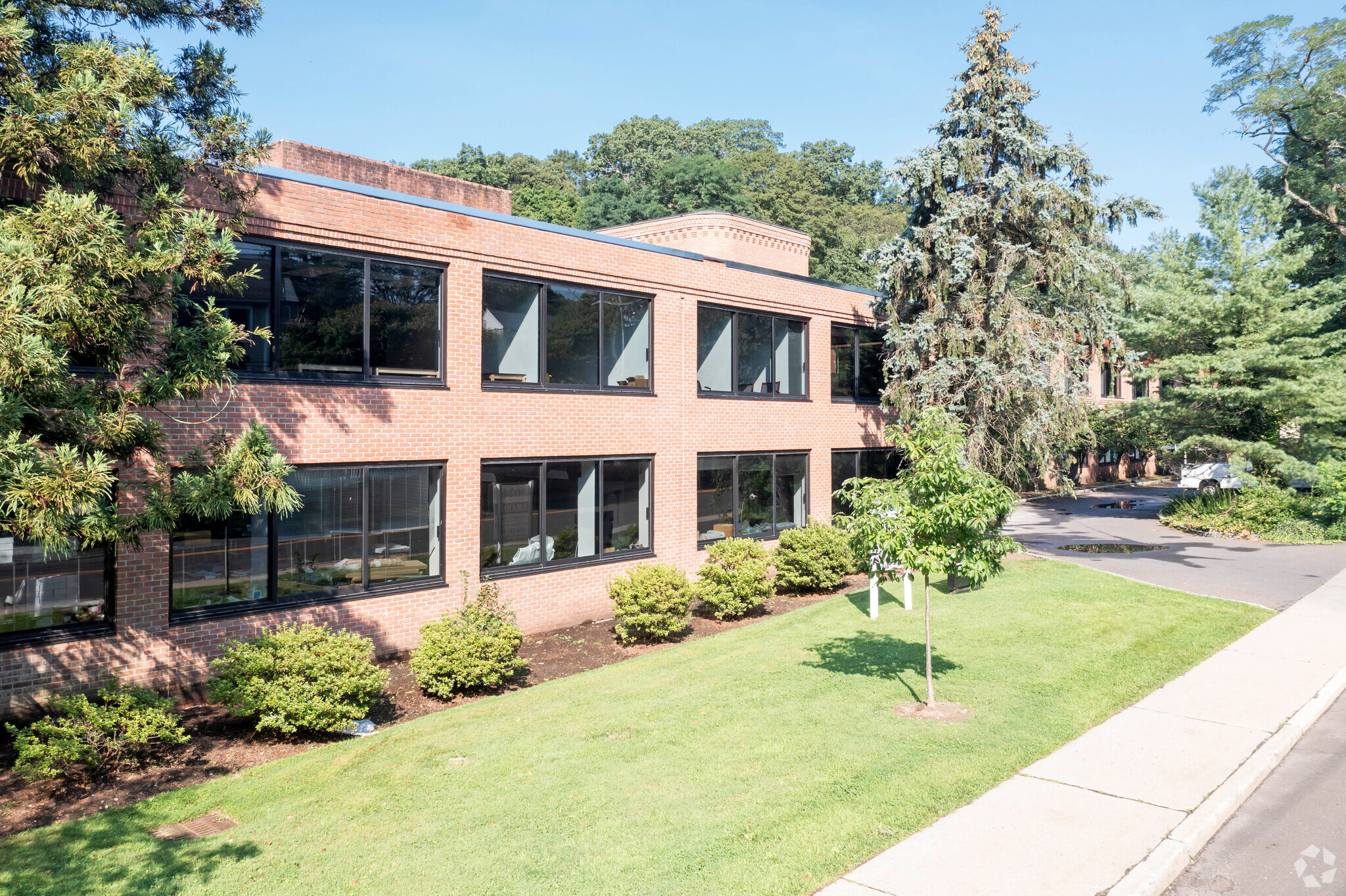 200 Pemberwick Rd, Greenwich, CT for lease Primary Photo- Image 1 of 8