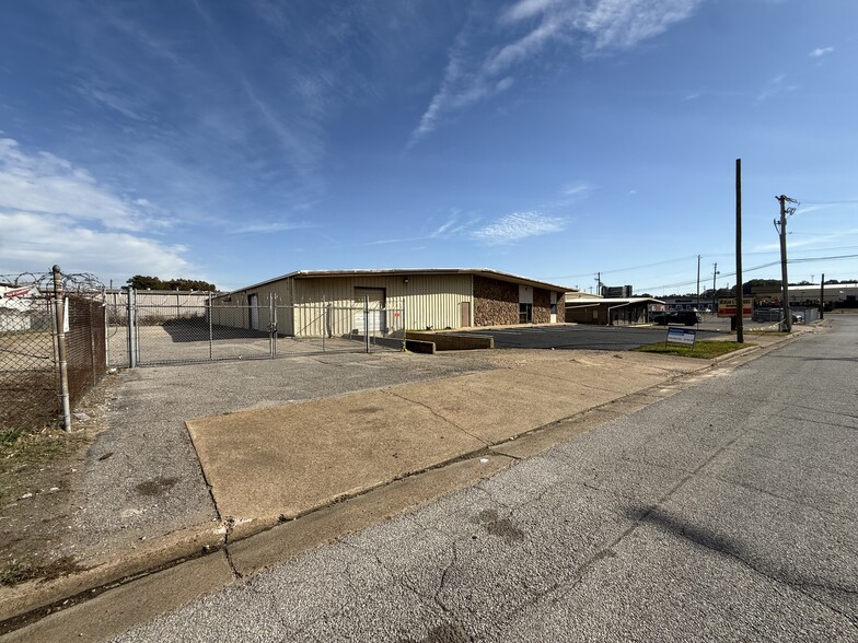 4068 Hatcher Cir, Memphis, TN for lease - Building Photo - Image 1 of 12