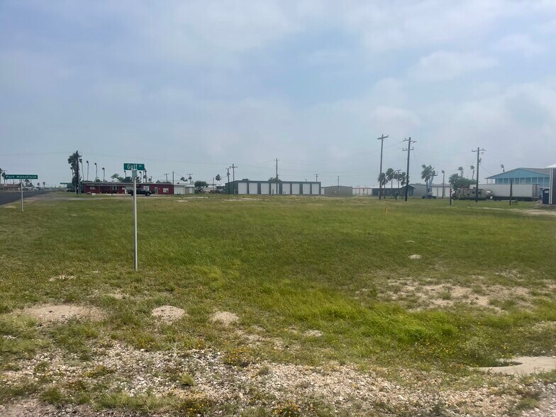 1207 Mansfield, Port Mansfield, TX à vendre - Photo du bâtiment - Image 3 de 4