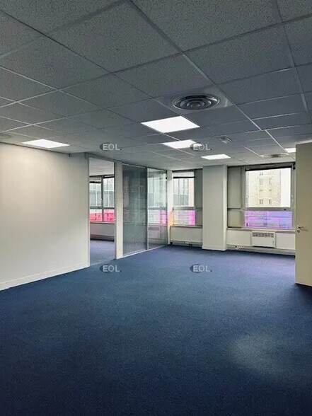 Bureau dans Paris à louer - Photo du bâtiment - Image 2 de 8