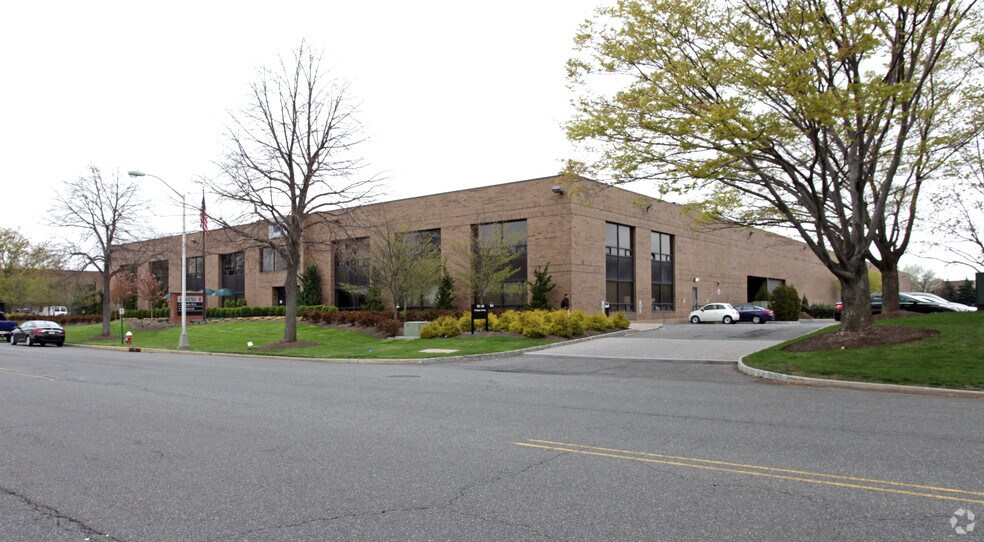 430-450 Commerce Blvd, Carlstadt, NJ à louer - Photo du bâtiment - Image 2 de 5