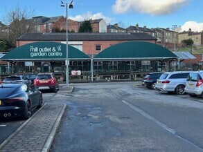 418 Bradford Rd, Batley à louer Photo du bâtiment- Image 1 de 1