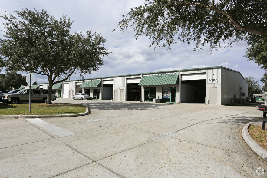 6300 Tower Ln, Sarasota, FL for lease - Building Photo - Image 3 of 6