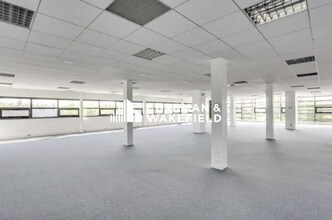 Office in Saint-Priest for lease Interior Photo- Image 2 of 3