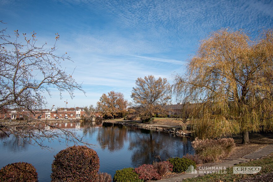 200-298 Alpha Park, Highland Heights, OH à louer - Photo du bâtiment - Image 2 de 4