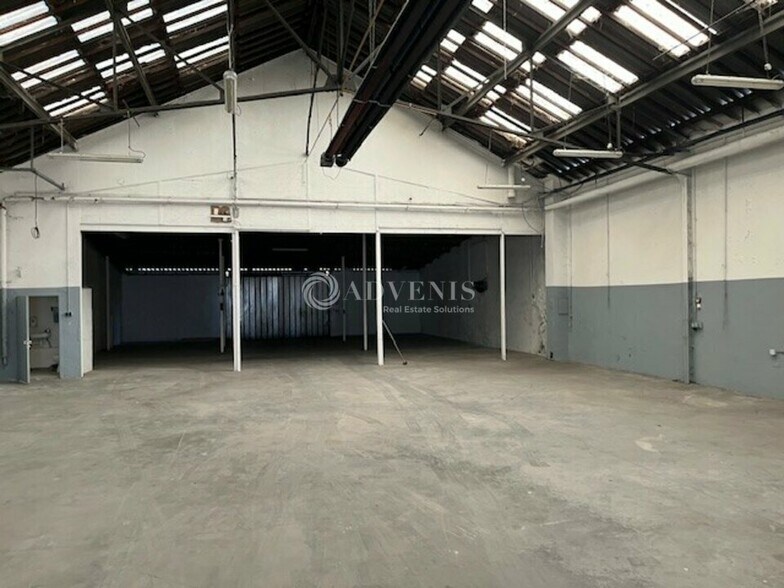 Industrial in Mantes-la-Jolie for lease - Building Photo - Image 2 of 11