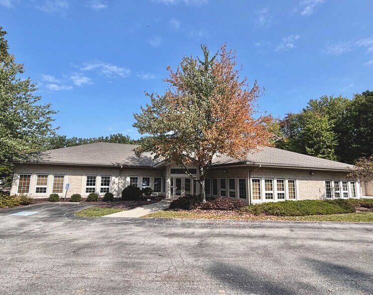 27911 Clemens Rd, Westlake, OH à louer - Photo du bâtiment - Image 3 de 23