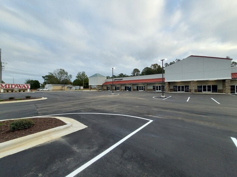 8100 Fayetteville Rd, Raeford, NC for lease - Building Photo - Image 3 of 7
