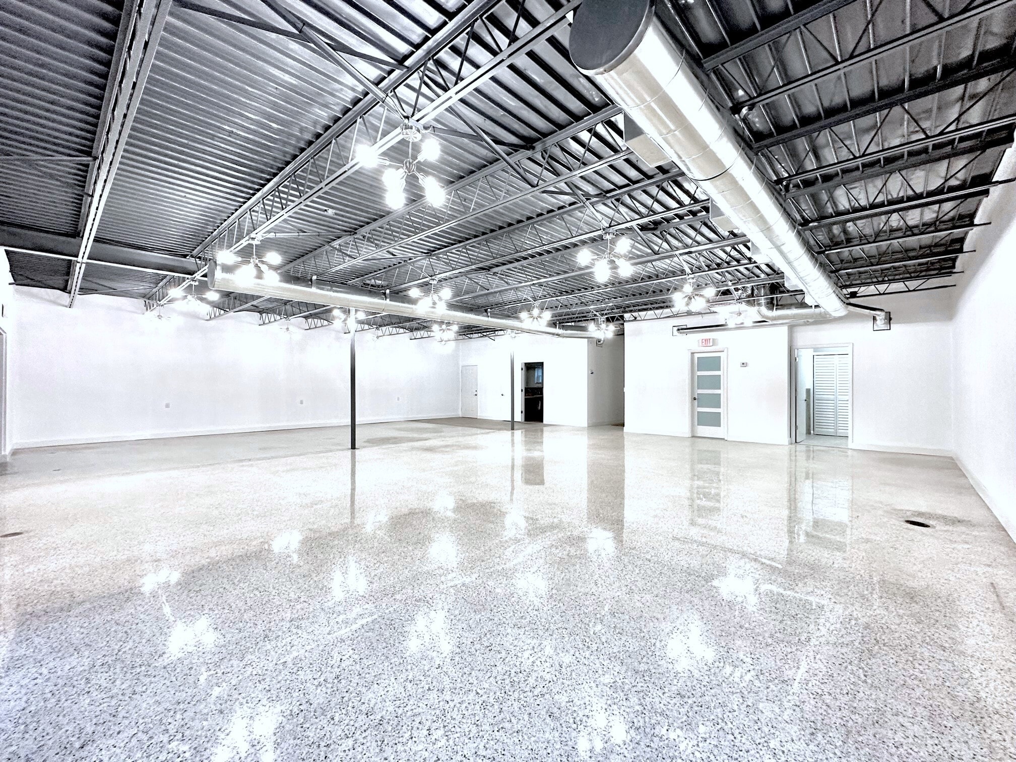 1506 54th Ave N, Saint Petersburg, FL for lease Interior Photo- Image 1 of 13