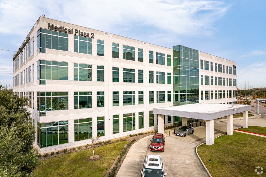 17520 W Grand Pkwy S, Sugar Land, TX à louer - Photo du bâtiment - Image 2 de 4