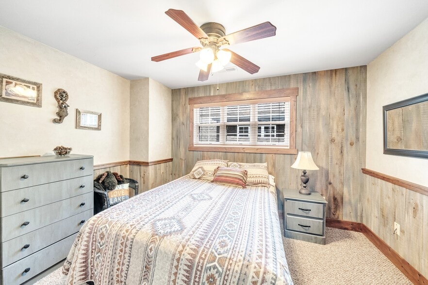 2003 Bend of the Riv, Hiawassee, GA for sale - Interior Photo - Image 3 of 60