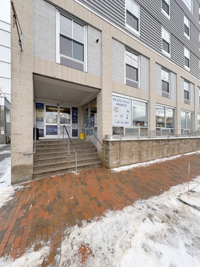 21 Chestnut St, Portland, ME 04101 - Unit 2 -  - Interior Photo - Image 1 of 6