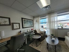 1715 Dickson Av, Kelowna, BC for lease Interior Photo- Image 2 of 3