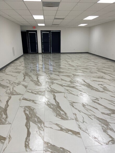 517 Northlake Blvd, North Palm Beach, FL for lease - Building Photo - Image 3 of 6