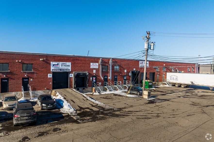 7700-7720 Rue Jarry, Montréal, QC à louer - Photo du bâtiment - Image 2 de 3