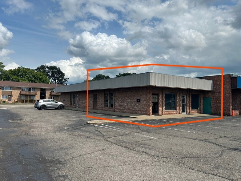998-1000 N 21st St, Newark, OH for lease - Building Photo - Image 2 of 33