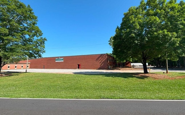 Plus de détails pour 200 Cherry Hill Rd, Monroe, GA - Industriel à louer