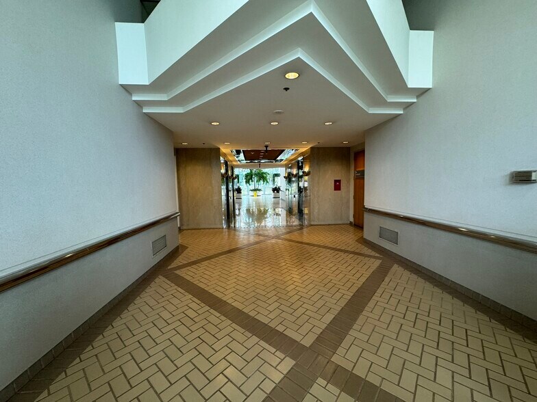 4061 Powder Mill Rd, Beltsville, MD à louer - Photo du bâtiment - Image 3 de 5