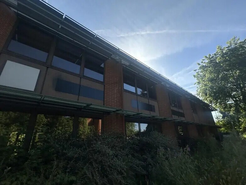 90 Rue Du Village D'Entreprises, Labège for lease - Building Photo - Image 3 of 11