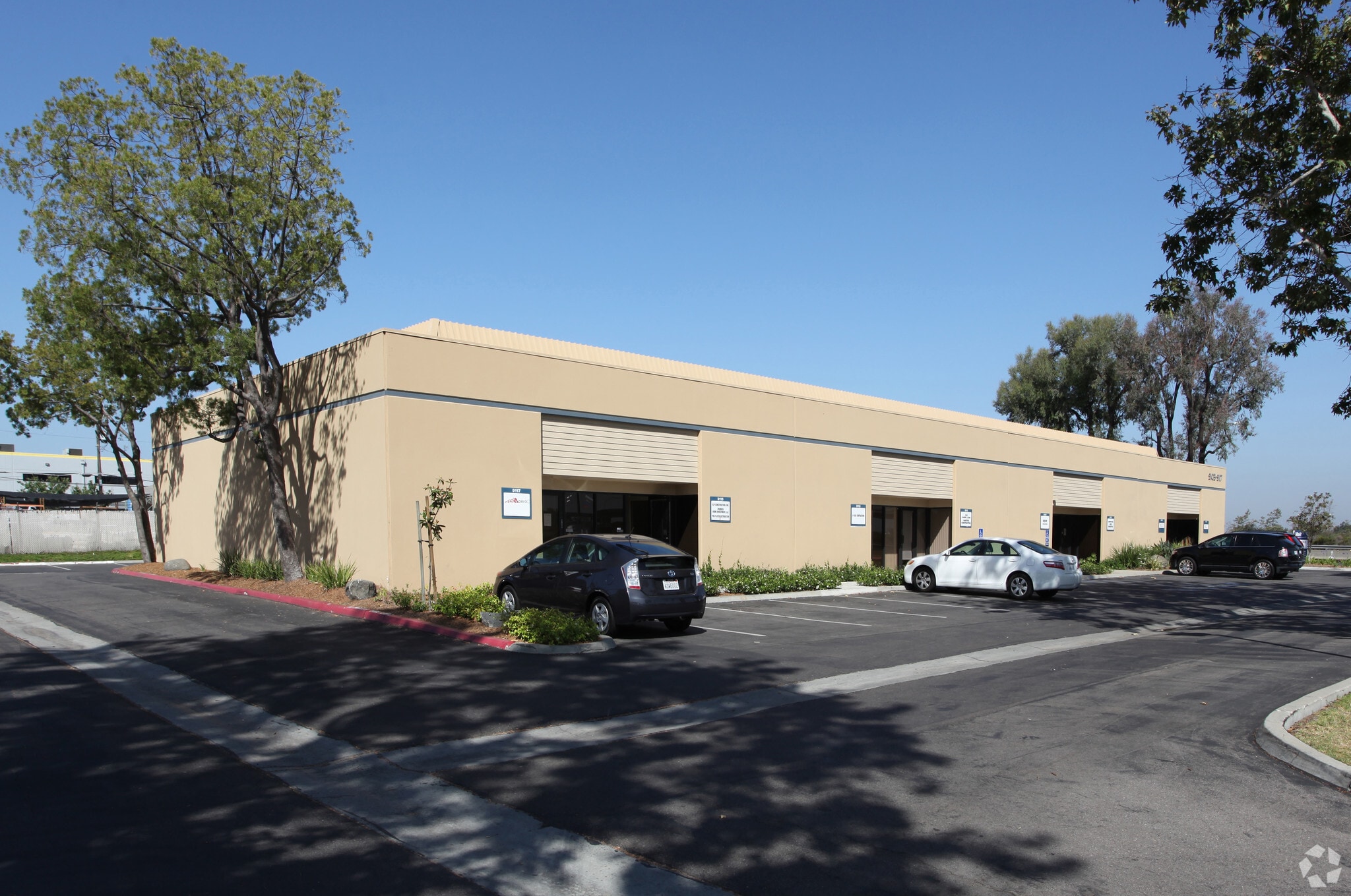 9103-9117 Chesapeake Dr, San Diego, CA for lease Building Photo- Image 1 of 12