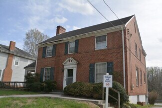 More details for 711 Oak St, Farmville, VA - Office for Sale