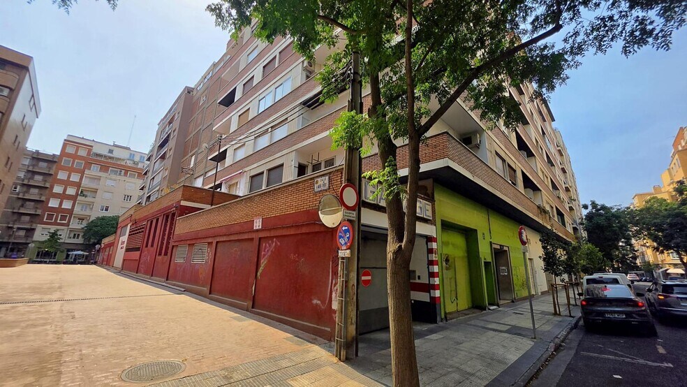 Commerce de détail dans Zaragoza à vendre - Photo du bâtiment - Image 2 de 7