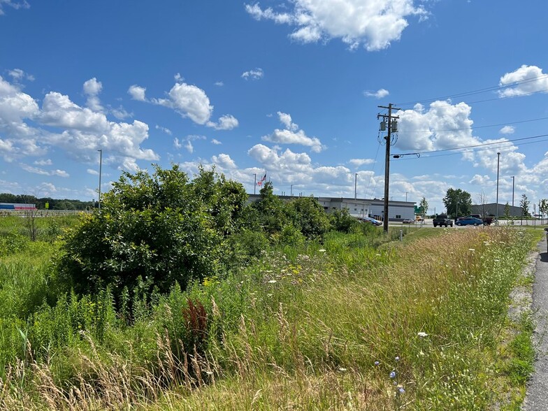 00 West Service Road, Champlain, NY à vendre - Photo principale - Image 1 de 4