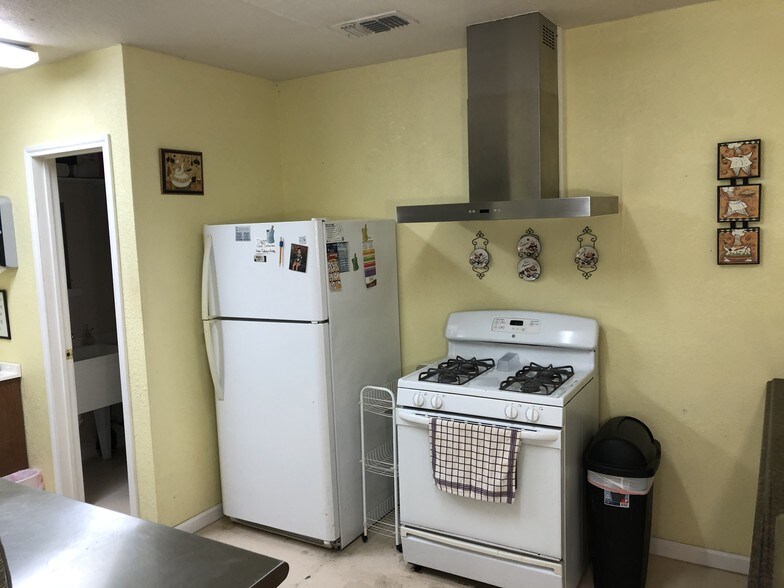 2522 Holly Hill Dr, San Antonio, TX à louer - Photo intérieure - Image 3 de 59