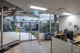 6715 8th St NE, Calgary, AB à louer Photo intérieure- Image 2 de 12