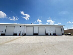 2110 SE 44th Court, Grimes, IA for lease Interior Photo- Image 2 of 7