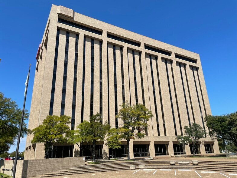 6100 Western Pl, Fort Worth, TX à louer - Photo du bâtiment - Image 3 de 27