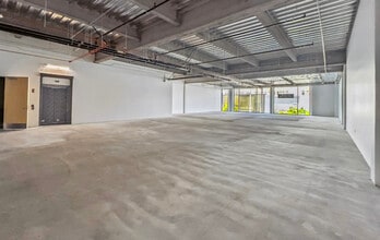 315-319 N Beverly Dr, Beverly Hills, CA for lease Interior Photo- Image 2 of 4