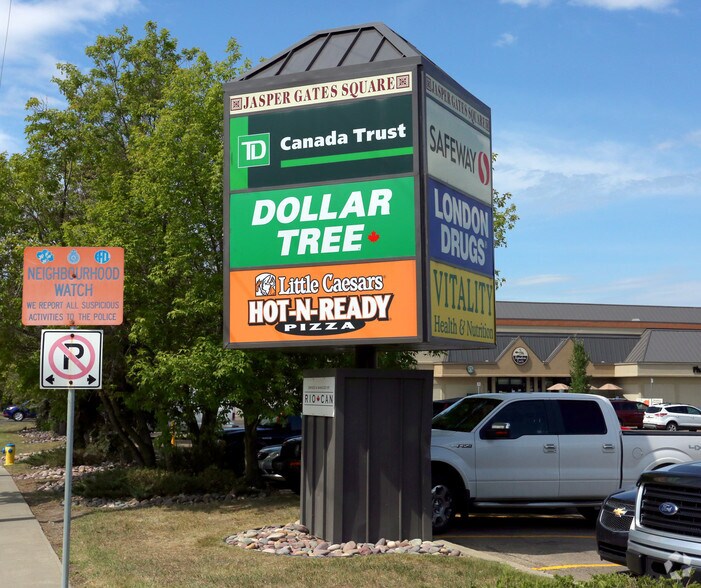 15007 Stony Plain Rd NW, Edmonton, AB à louer - Photo du bâtiment - Image 3 de 7