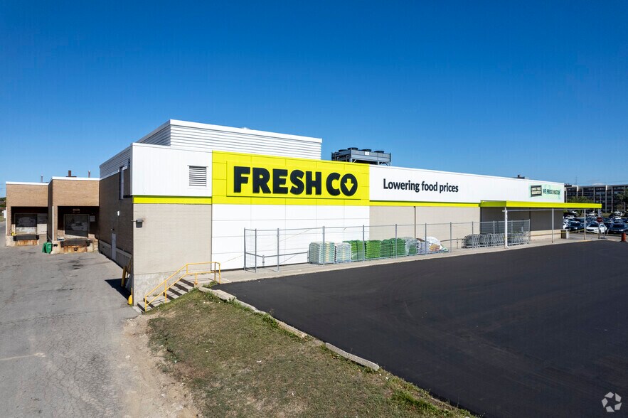 1151 Dundas St W, Mississauga, ON à louer - Photo du bâtiment - Image 2 de 6