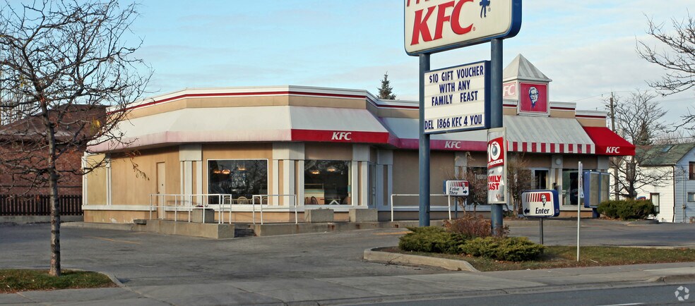 474 Simcoe St S, Oshawa, ON à vendre - Photo principale - Image 1 de 1