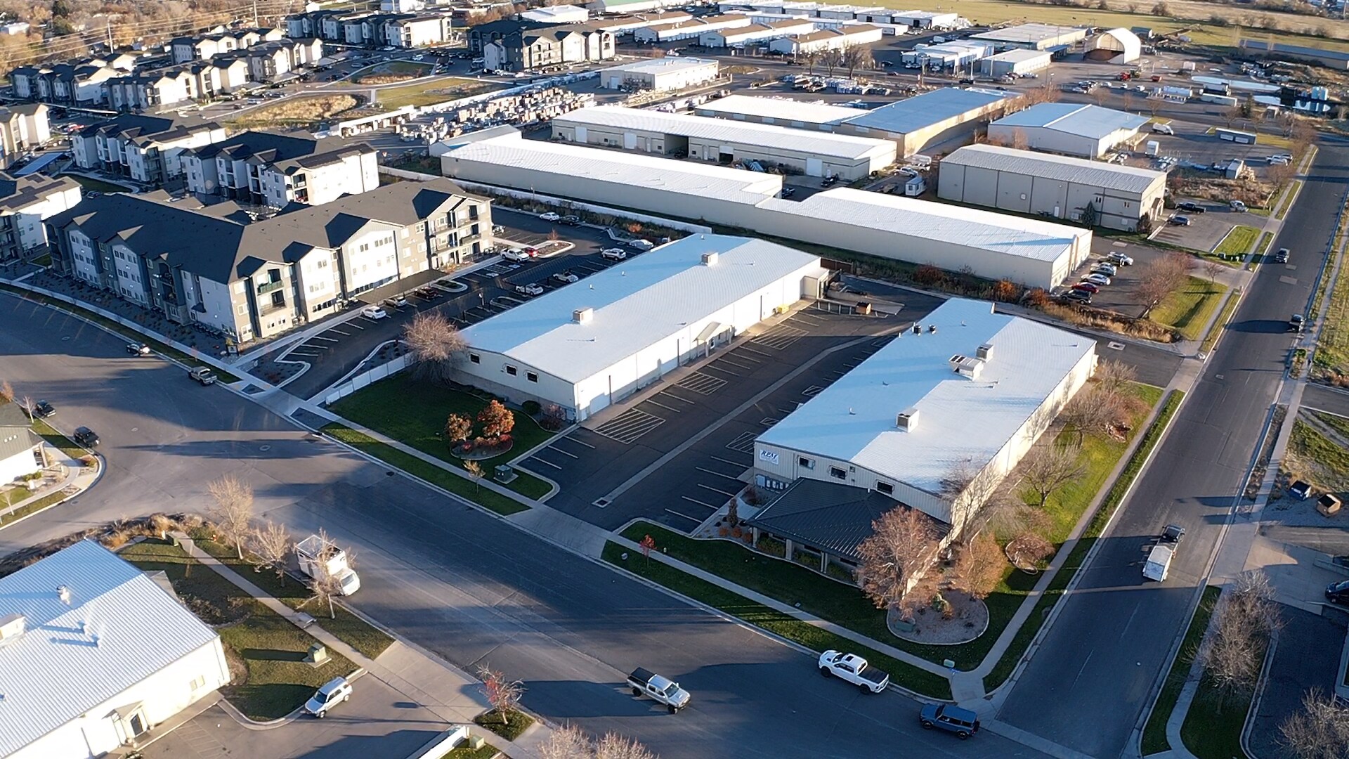 Logan Machine Shop Facility portfolio of 2 properties for sale on LoopNet.ca Primary Photo- Image 1 of 16