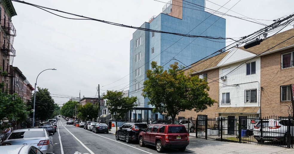 1525-1527 Bryant Ave, Bronx, NY for sale - Building Photo - Image 2 of 7